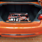 BMW Serie 2 220d F22 con retrofitting Active Sound - Guardando nel bagagliaio