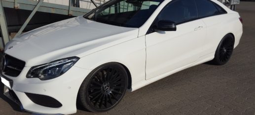 Mercedes Benz C207 220 CDI mit Active-Sound-Nachrüstung - Seitenansicht